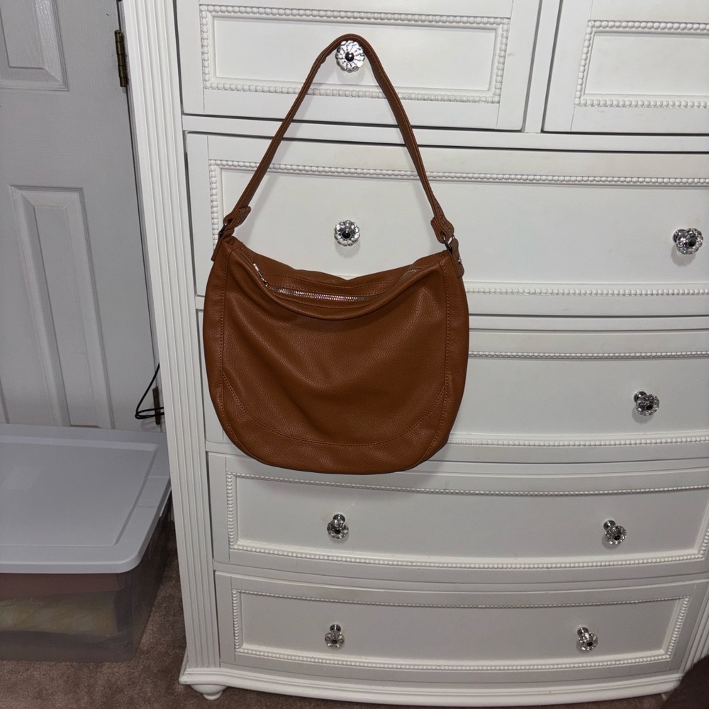 Jewell by Thirty-one Tan Leather Hobo Purse!